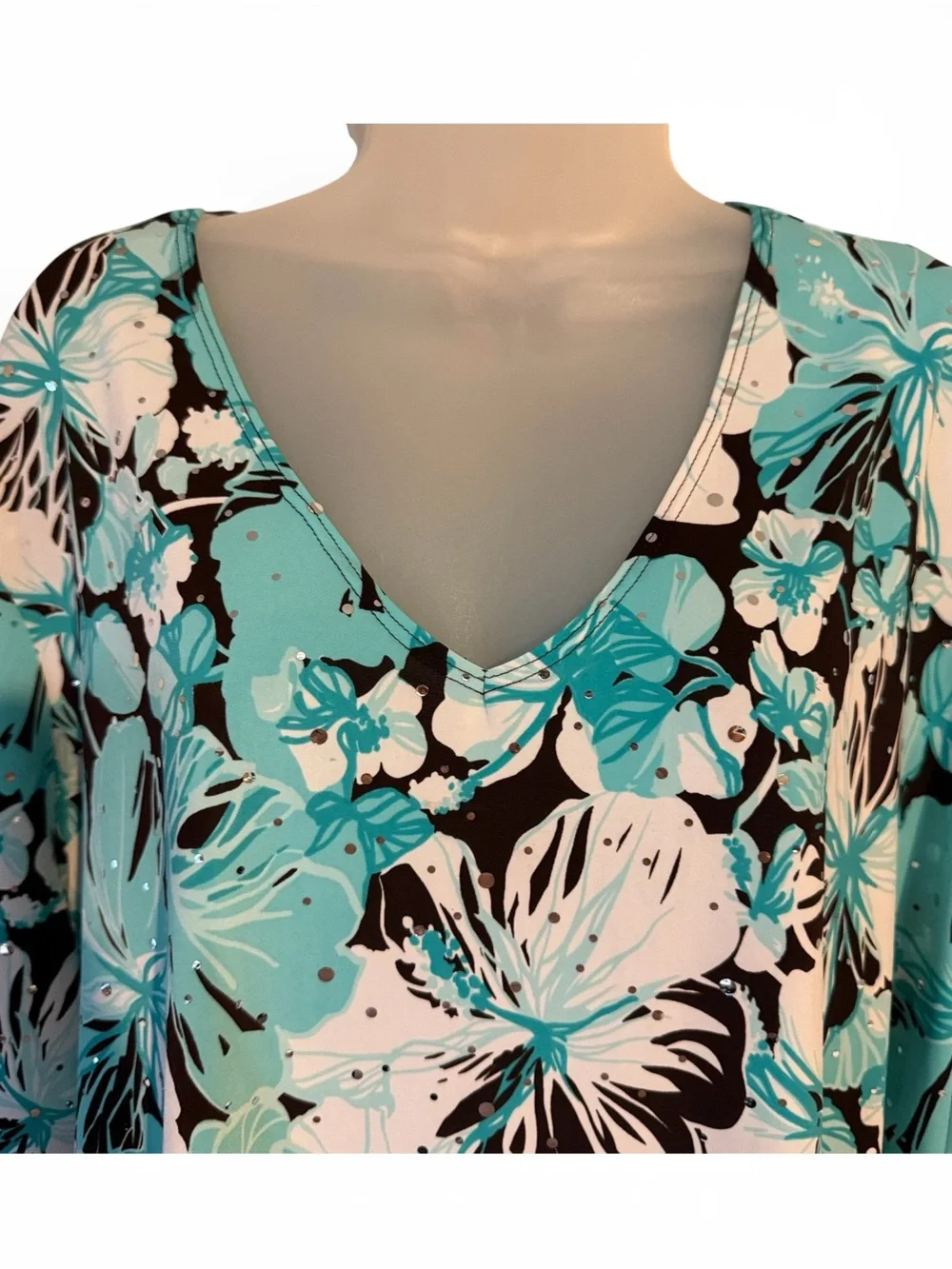 GORGEOUS Floral V-Neck TOP w/ 3/4 SLEEVE DETAIL AQUA SUMMER PLUS: 2X #N - Picture 2 of 6